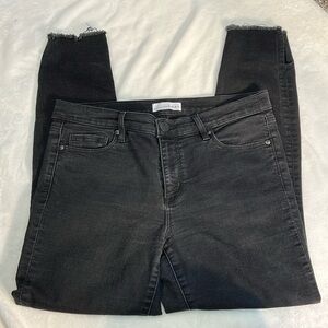 Loft Modern Skinny Cropped Black Raw Hem Ankle Jeans. Size 8. EUC.